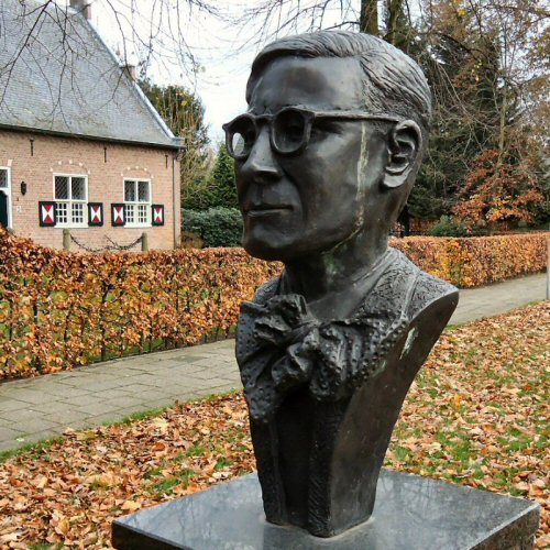 Borstbeeld Antoon Coolen